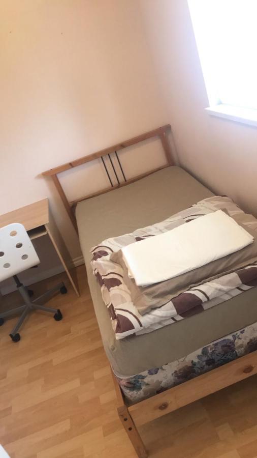 Vancouver Backpacker House - 10 Min Walk To Metrotown Skytrain Station Burnaby Exterior photo